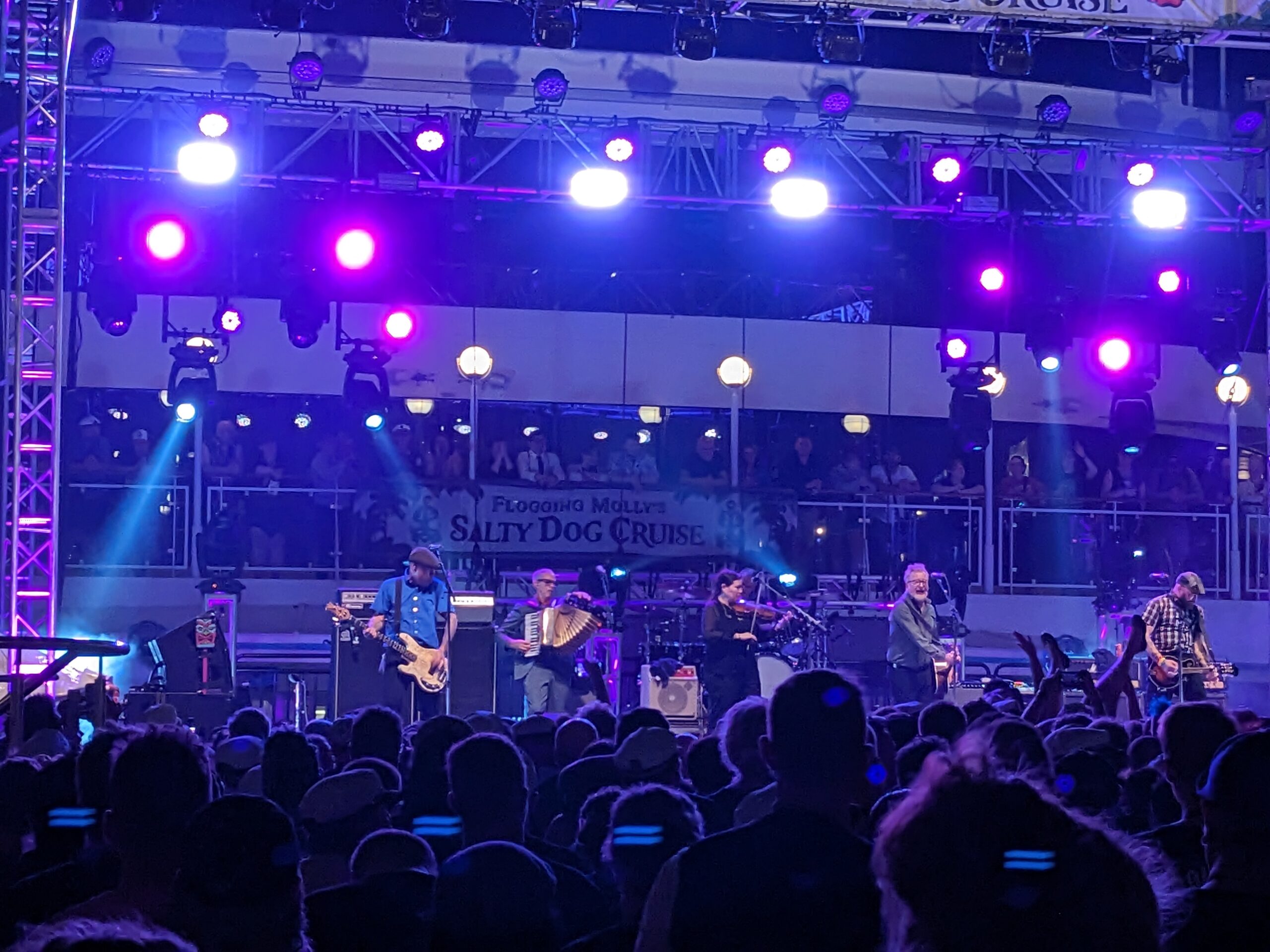 Flogging Molly auf der Salty Dog Cruise 2023 Bild: CC-BY-SA Nicolai Fleckenstein, beingirish.berlin