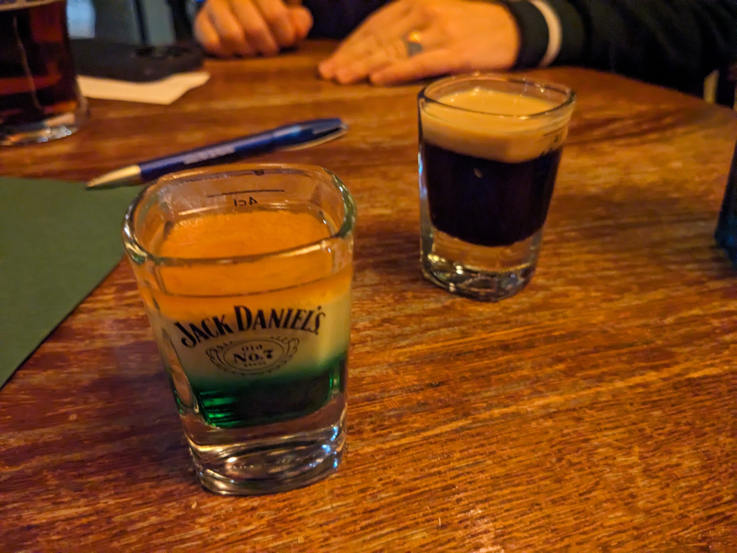 Irish Flag Shot und Baby Guinness im Murphy's Irish Pub Berlin Friedrichstraße