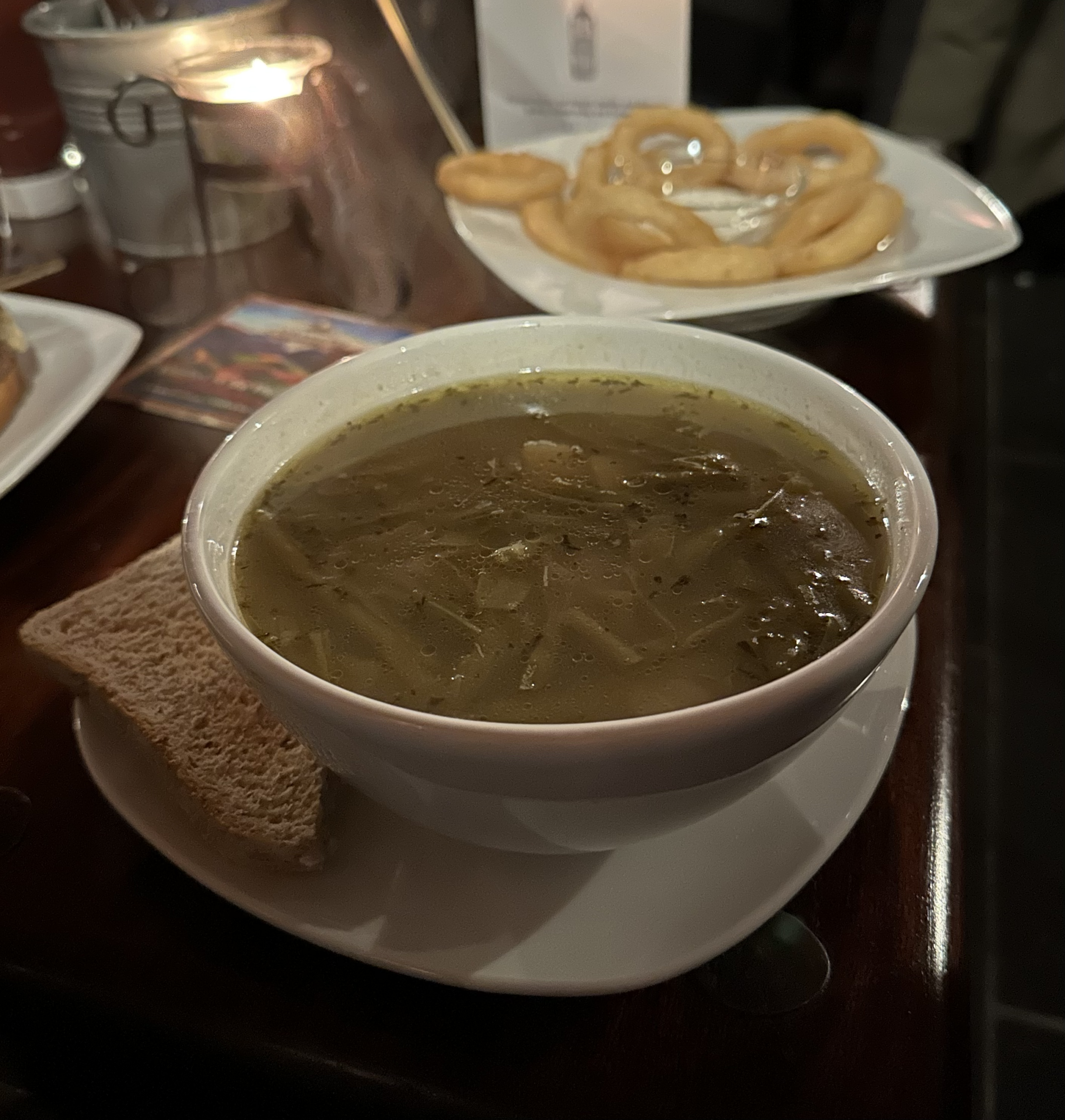 Loch Ness Scottish Pub and Whisky Bar | Berlin Steglitz | Grüne Bohne und Kassler Eintopf und Onion Rings