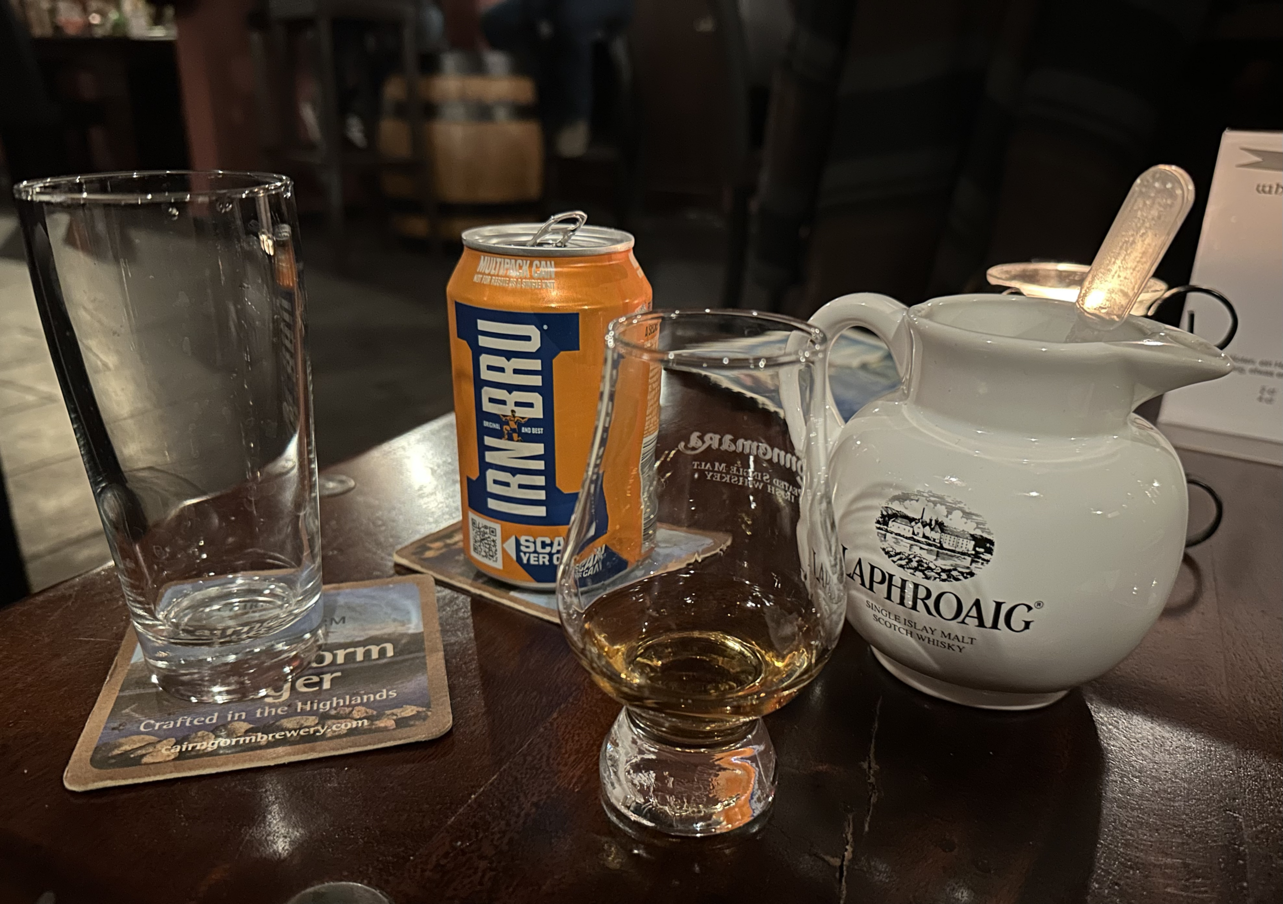 Loch Ness Scottish Pub and Whisky Bar | Berlin Steglitz | Whisky und IRN BRU
