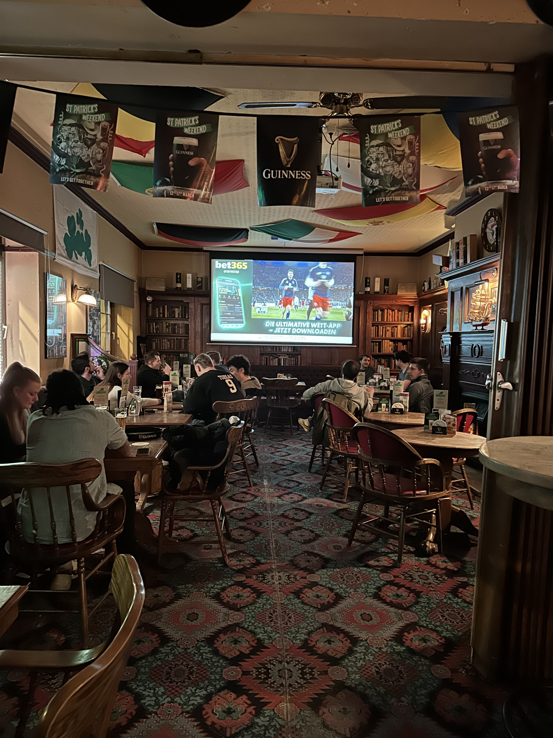 Sutton's Irish Pub Düsseldorf Sportübertragung